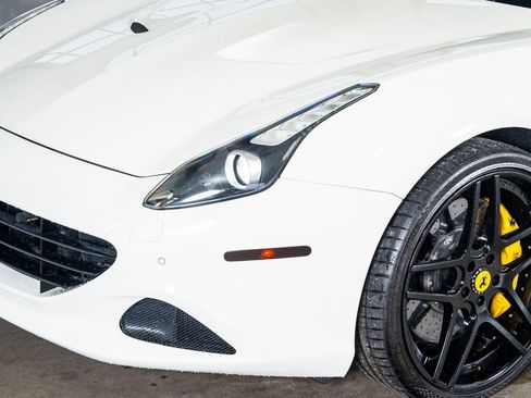 Used 2016 Ferrari California T image 12