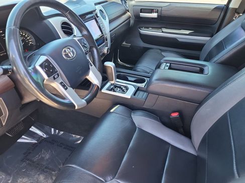 Used 2018 Toyota Tundra Limited w/ Limited Premium Package AWD/4WD image 11