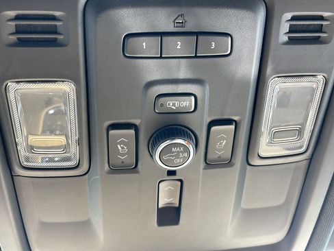 Used 2024 Chevrolet Tahoe Premier AWD/4WD image 27