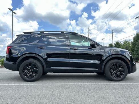 Used 2023 Kia Sorento S w/ Panoramic Sunroof Package AWD/4WD image 3