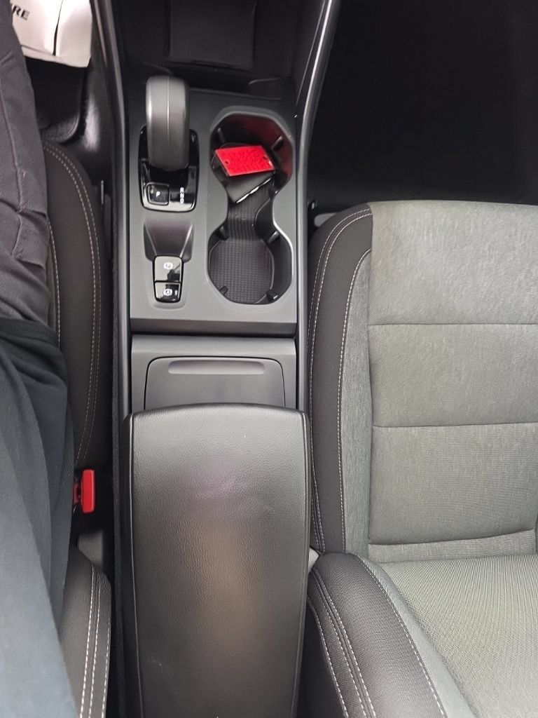 Used 2024 Volvo XC40 B5 Core AWD/4WD image 21