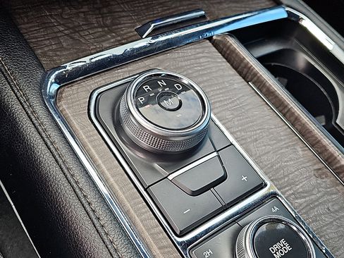 Used 2020 Ford Expedition Max Limited image 18