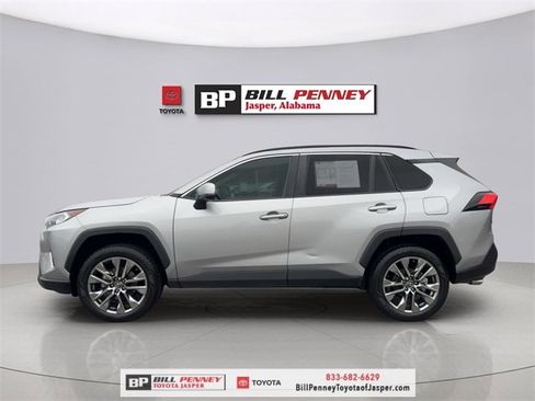 Used 2020 Toyota RAV4 XLE Premium image 2