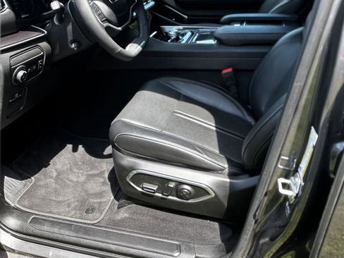 New 2024 Jeep Wagoneer 4WD w/ Premium Group I image 13