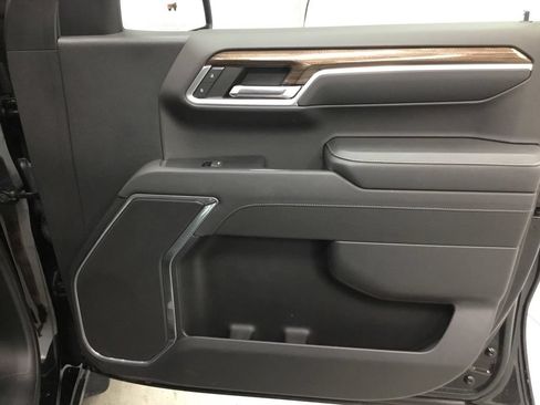 Used 2022 Chevrolet Silverado 1500 LT AWD/4WD image 40