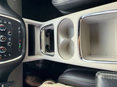 Used 2019 Dodge Grand Caravan SXT FWD image 31