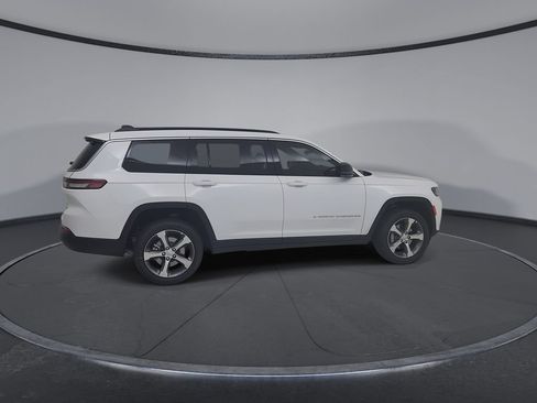 New 2026 Jeep Grand Cherokee L Limited w/ Luxury Tech Group II AWD/4WD image 16