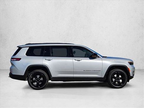 New 2025 Jeep Grand Cherokee L Limited w/ Black Appearance Package image 5