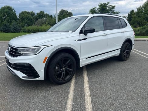 Used 2024 Volkswagen Tiguan SE R-Line AWD/4WD image 1