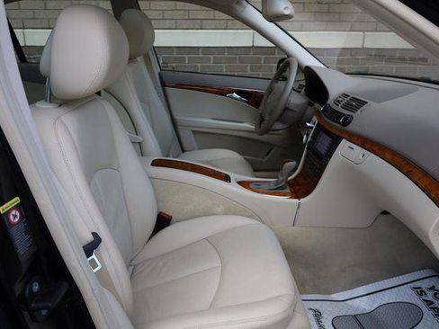 Used 2006 Mercedes-Benz E 350 4MATIC Sedan image 24