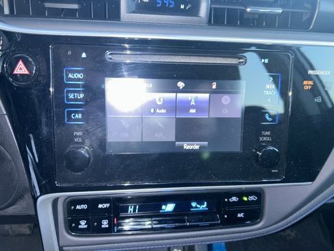 Used 2017 Toyota Corolla SE image 10