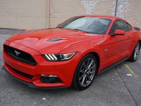 Used 2016 Ford Mustang GT Premium image 4