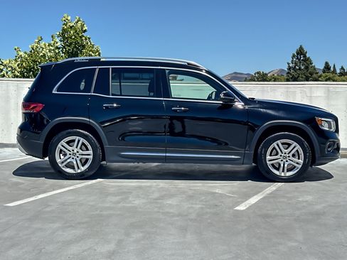 Used 2022 Mercedes-Benz GLB 250 4MATIC image 9