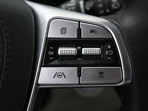 Used 2023 Kia Telluride EX image 17