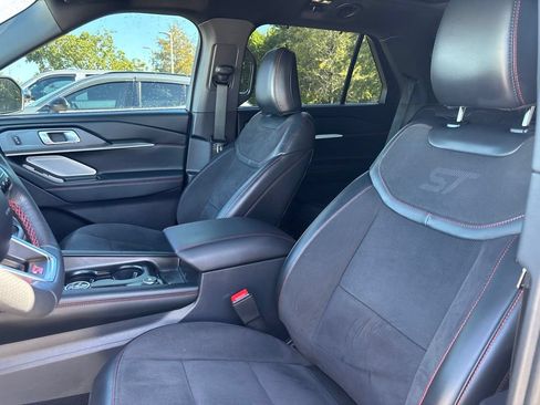 Used 2025 Ford Explorer ST AWD/4WD image 13