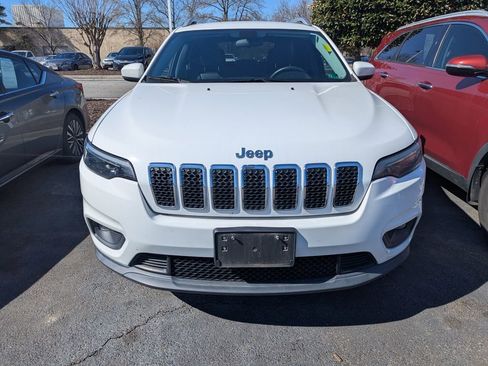 Used 2020 Jeep Cherokee Latitude Plus image 2