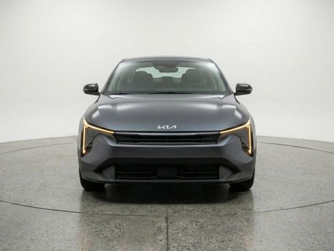 Used 2025 Kia K4 LXS image 2