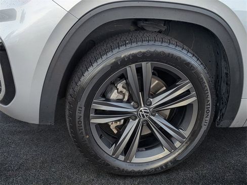 Used 2022 Volkswagen Atlas Cross Sport SEL R-Line image 5