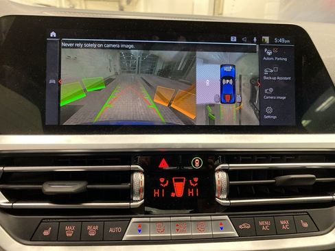 Used 2023 BMW 440i xDrive Coupe w/ Premium Package image 9