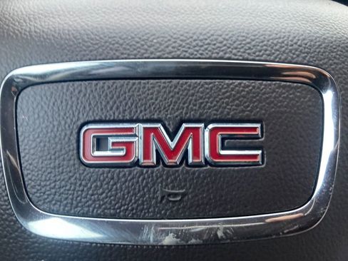 Used 2019 GMC Acadia SLT w/ LPO, Floor Liner Package image 26