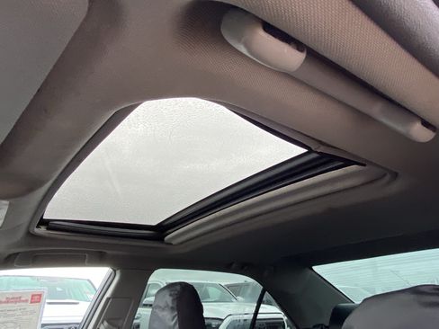 Used 2016 Toyota Camry SE FWD image 25