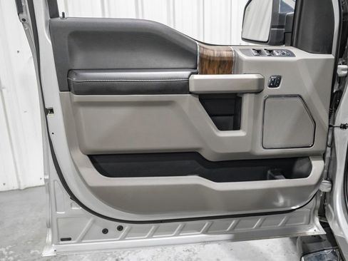 Used 2018 Ford F150 Lariat image 43