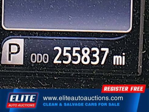 Used 2015 Toyota Camry SE FWD image 29