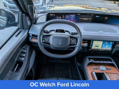 Certified 2025 Lincoln Navigator Black Label AWD/4WD image 20