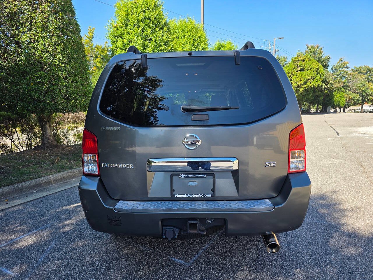 Used 2005 Nissan Pathfinder SE w/ (P01) Se Premium Pkg RWD image 4