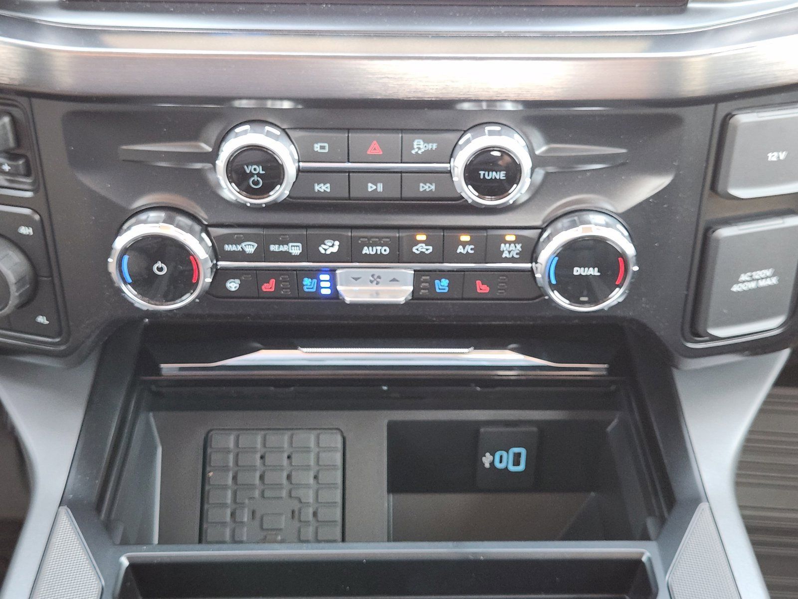 New 2026 Ford F250 Lariat w/ Black Appearance Package AWD/4WD image 19