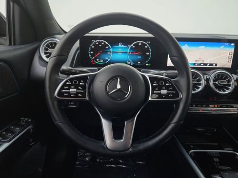 Certified 2023 Mercedes-Benz EQB 300 4MATIC image 33