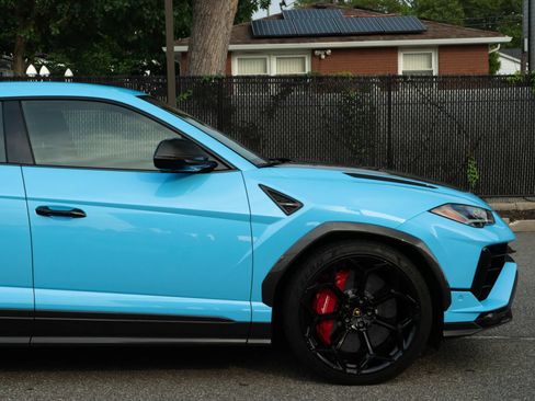Used 2024 Lamborghini Urus Performante AWD/4WD image 43