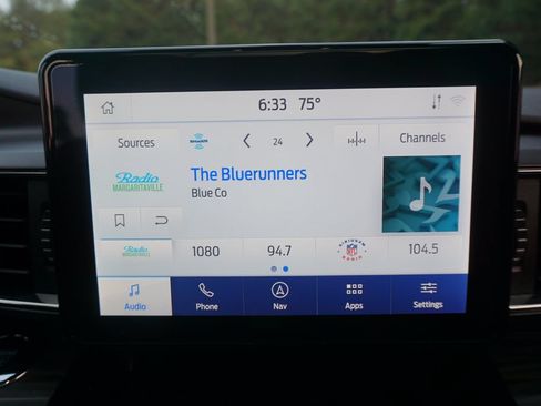 Used 2022 Ford Explorer Limited w/ Equipment Group 301A RWD image 11