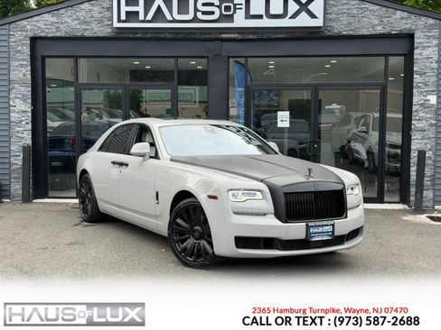 Used 2018 Rolls-Royce Ghost RWD image 2