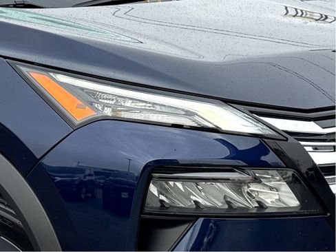 Used 2024 Nissan Rogue SL w/ SL Premium Package image 5
