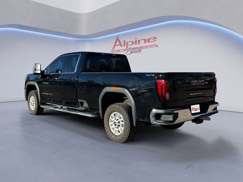 Used 2024 GMC Sierra 2500 SLE w/ SLE Value Package; image 3