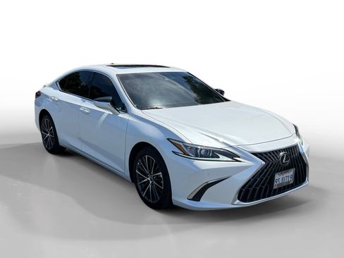 Used 2025 Lexus ES 300h w/ Premium Package FWD image 7