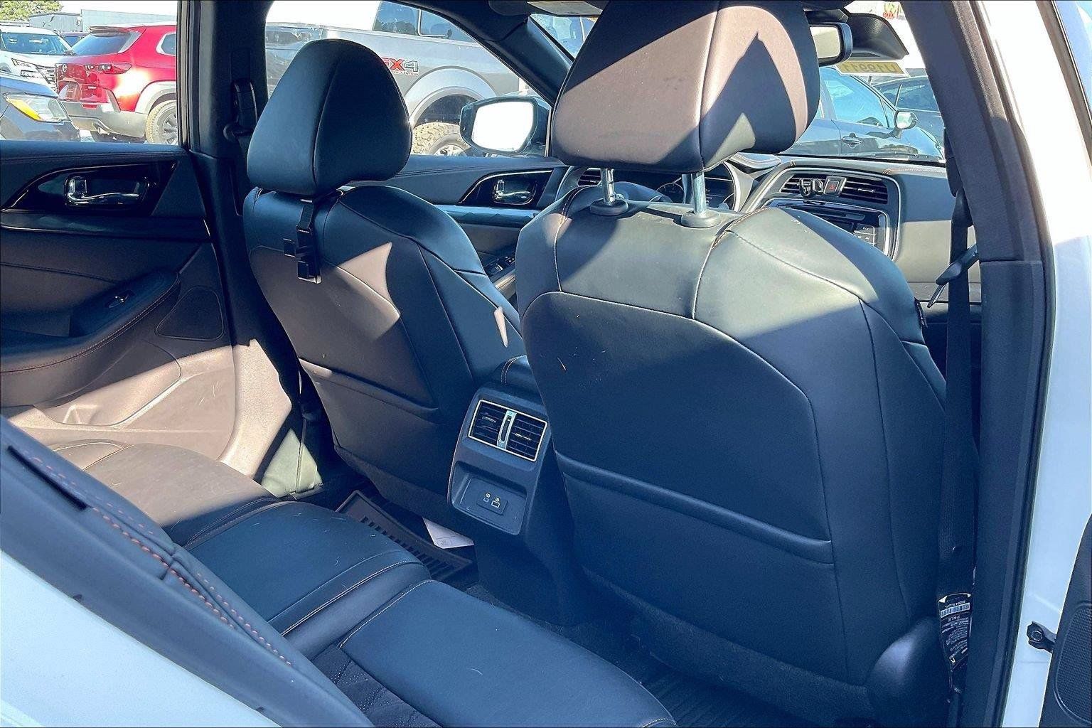 Certified 2020 Nissan Maxima SR w/ Sport Mat Group FWD image 9