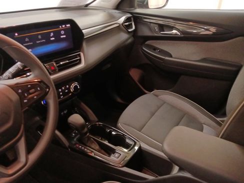 Used 2025 Chevrolet TrailBlazer LT image 24