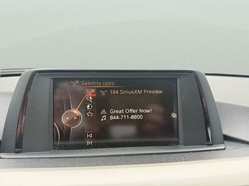 Used 2017 BMW 320i xDrive Sedan image 16