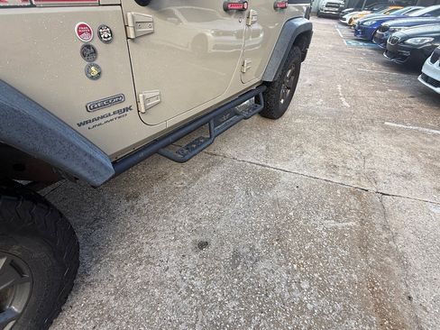 Used 2018 Jeep Wrangler Unlimited Rubicon AWD/4WD image 11