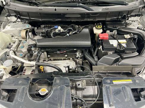 Used 2020 Nissan Rogue SV FWD image 24