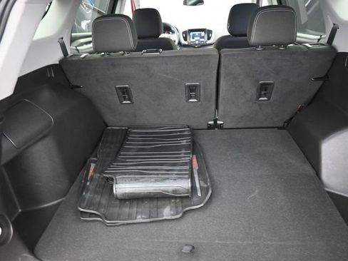 Used 2023 GMC Terrain SLE w/ Driver Convenience Package image 25