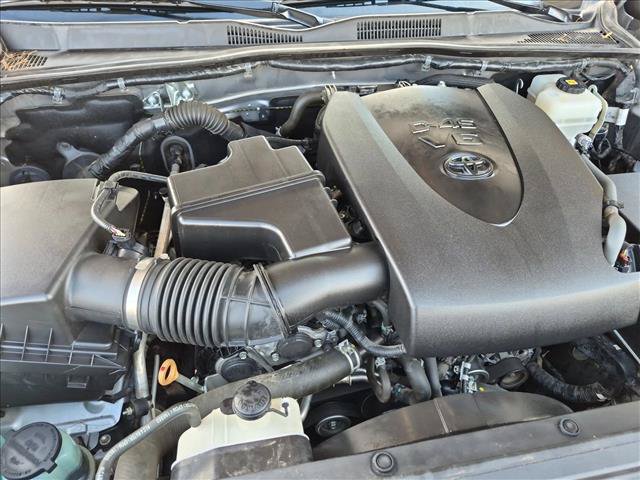 Used 2019 Toyota Tacoma TRD Off-Road w/ Technology Package AWD/4WD image 28