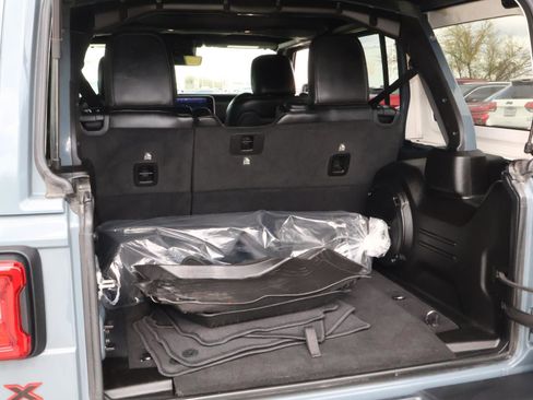 Used 2024 Jeep Wrangler Unlimited Rubicon image 21