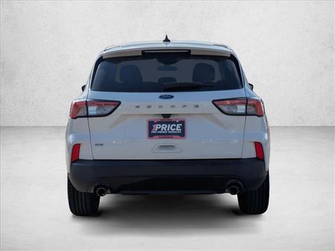 Used 2022 Ford Escape SE w/ SE Sport Appearance Package image 5