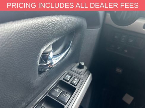 Used 2017 Nissan Titan PRO-4X w/ Pro-4x Convenience Package AWD/4WD image 9