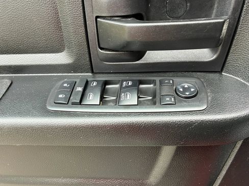 Used 2018 RAM 1500 Express AWD/4WD image 18