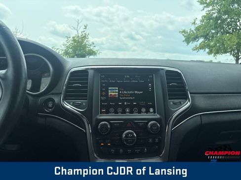 Used 2018 Jeep Grand Cherokee Limited w/ Trailer Tow Group IV AWD/4WD image 3