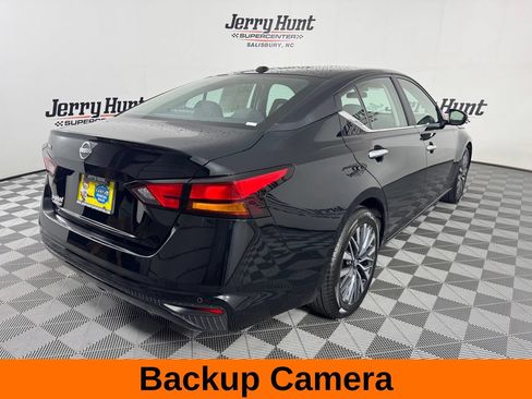 Used 2025 Nissan Altima 2.5 SV FWD image 7